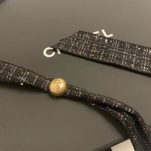 Authentic beautiful Chanel
Box with seasonal fabric ribbon and pin, must have!